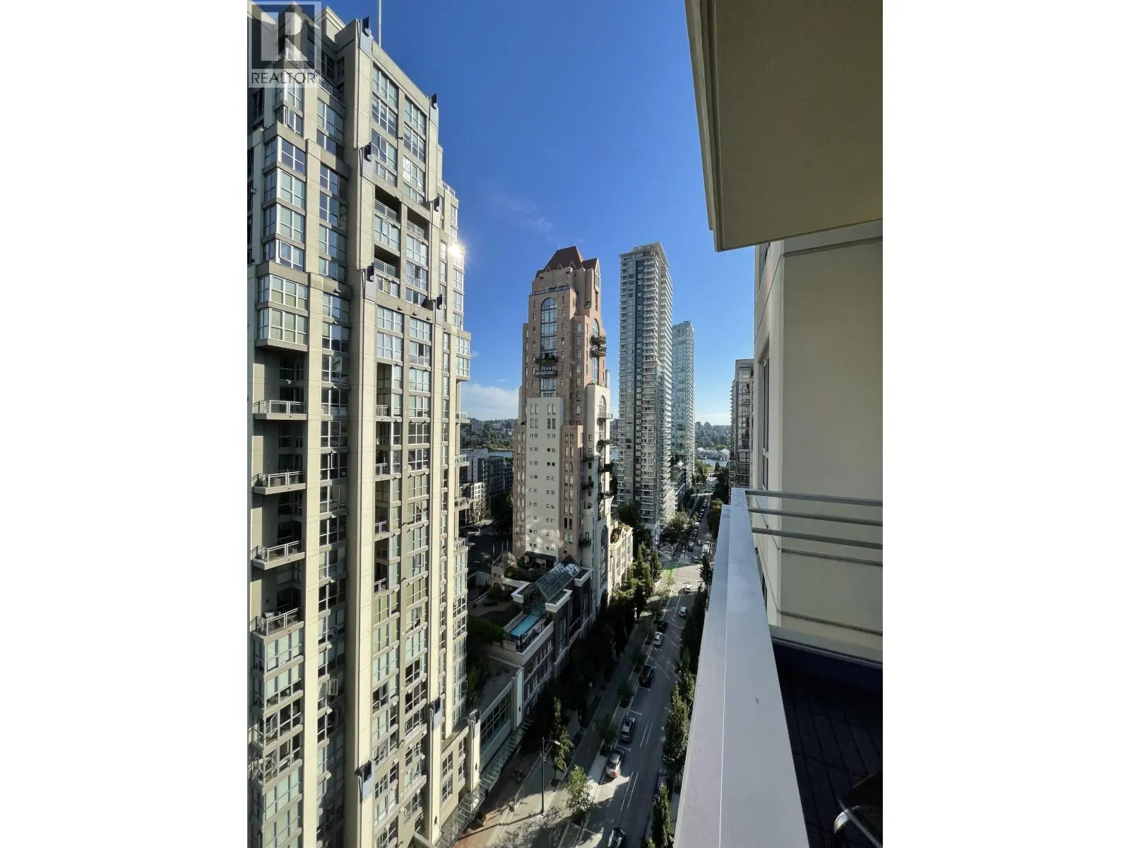 1905 1225 RICHARDS STREET