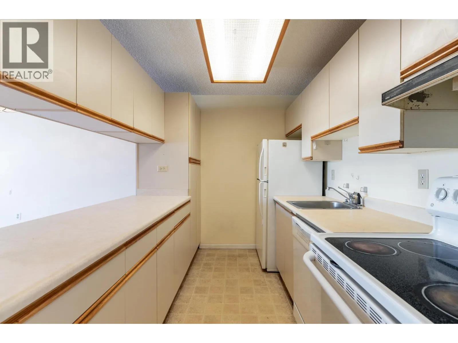 1401 6611 MINORU BOULEVARD
