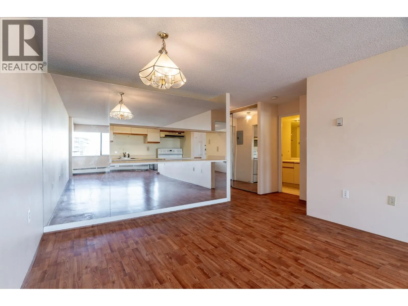 1401 6611 MINORU BOULEVARD