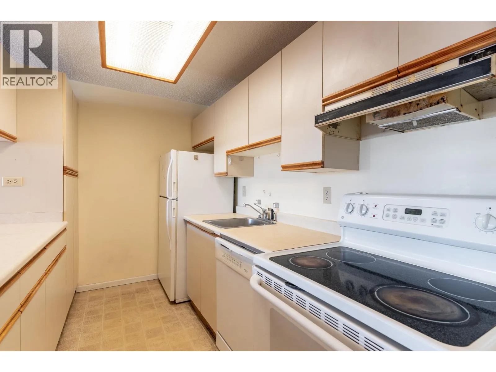 1401 6611 MINORU BOULEVARD