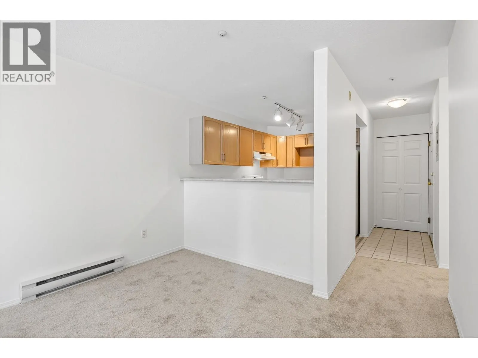 105 2435 WELCHER AVENUE