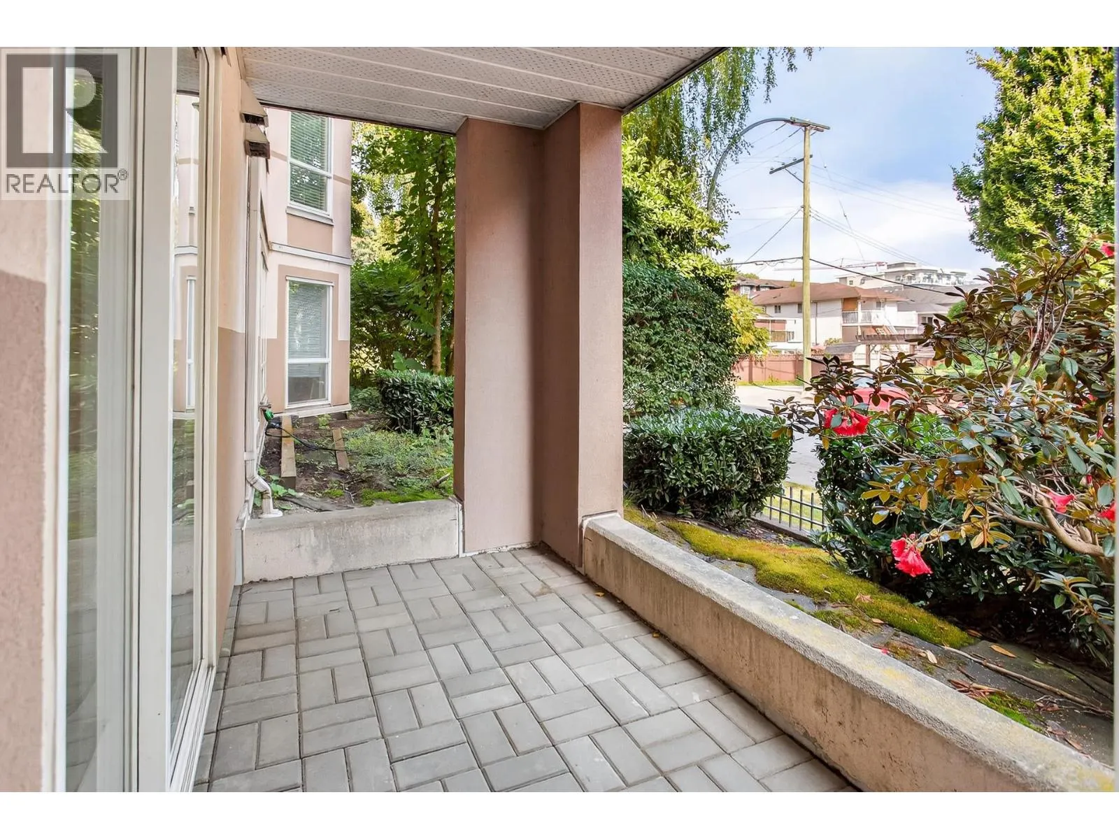 105 2435 WELCHER AVENUE