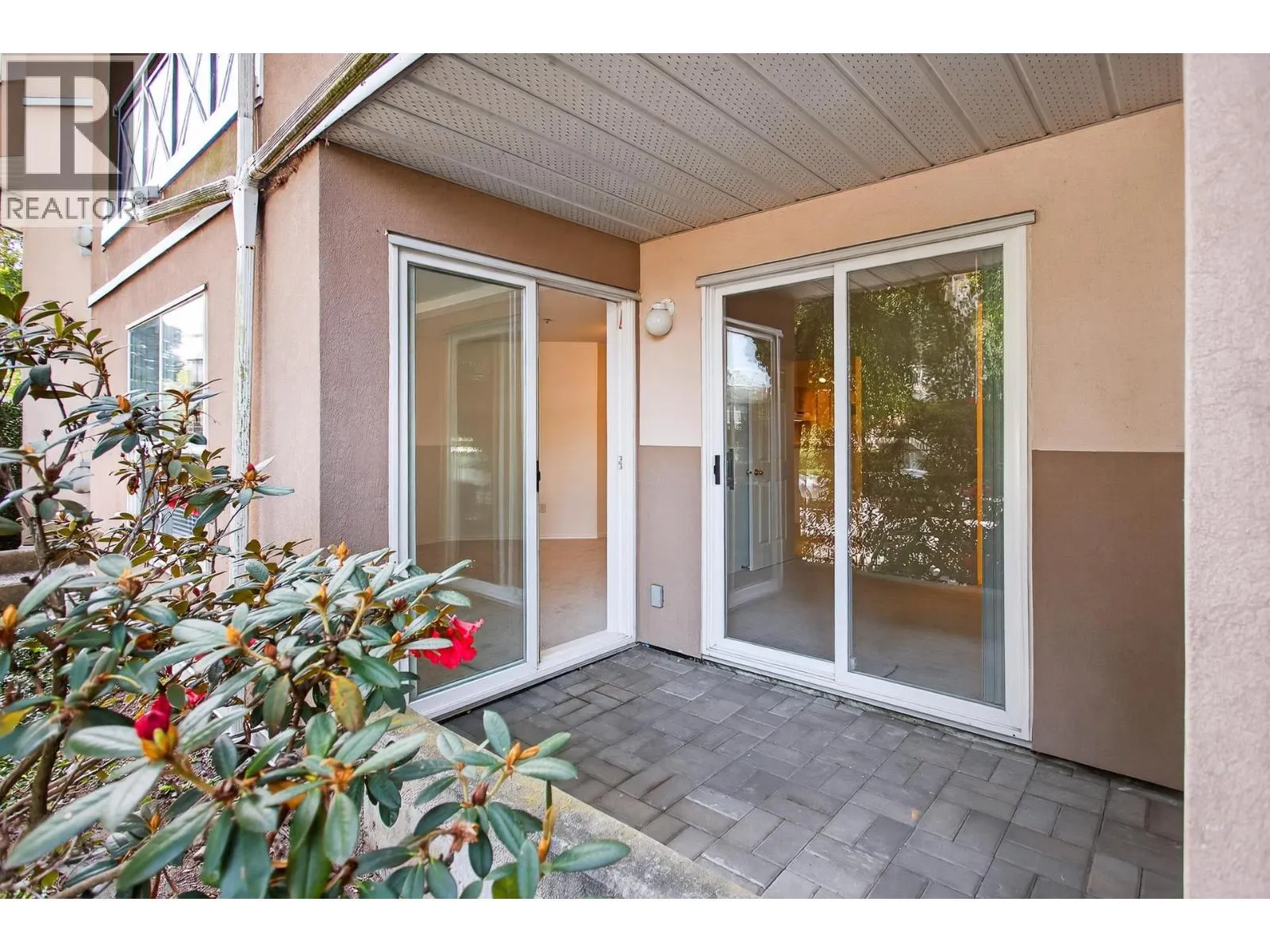 105 2435 WELCHER AVENUE