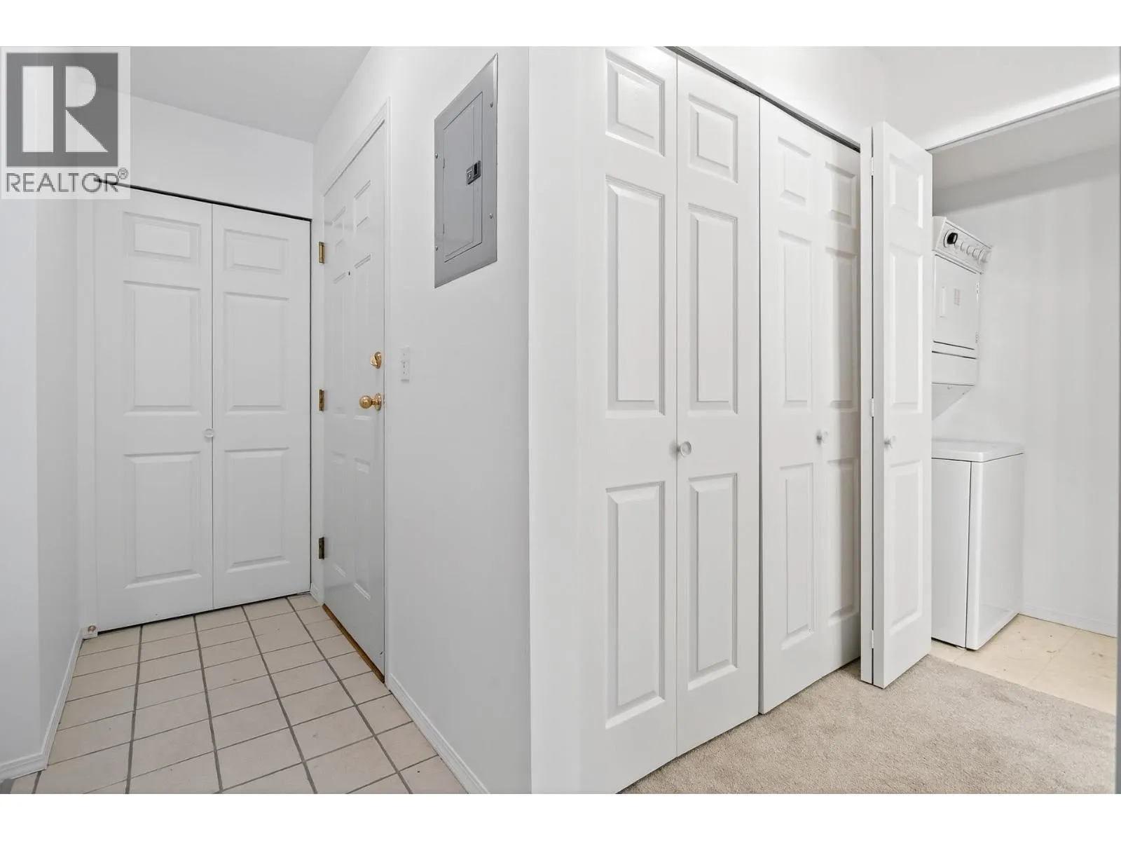 105 2435 WELCHER AVENUE