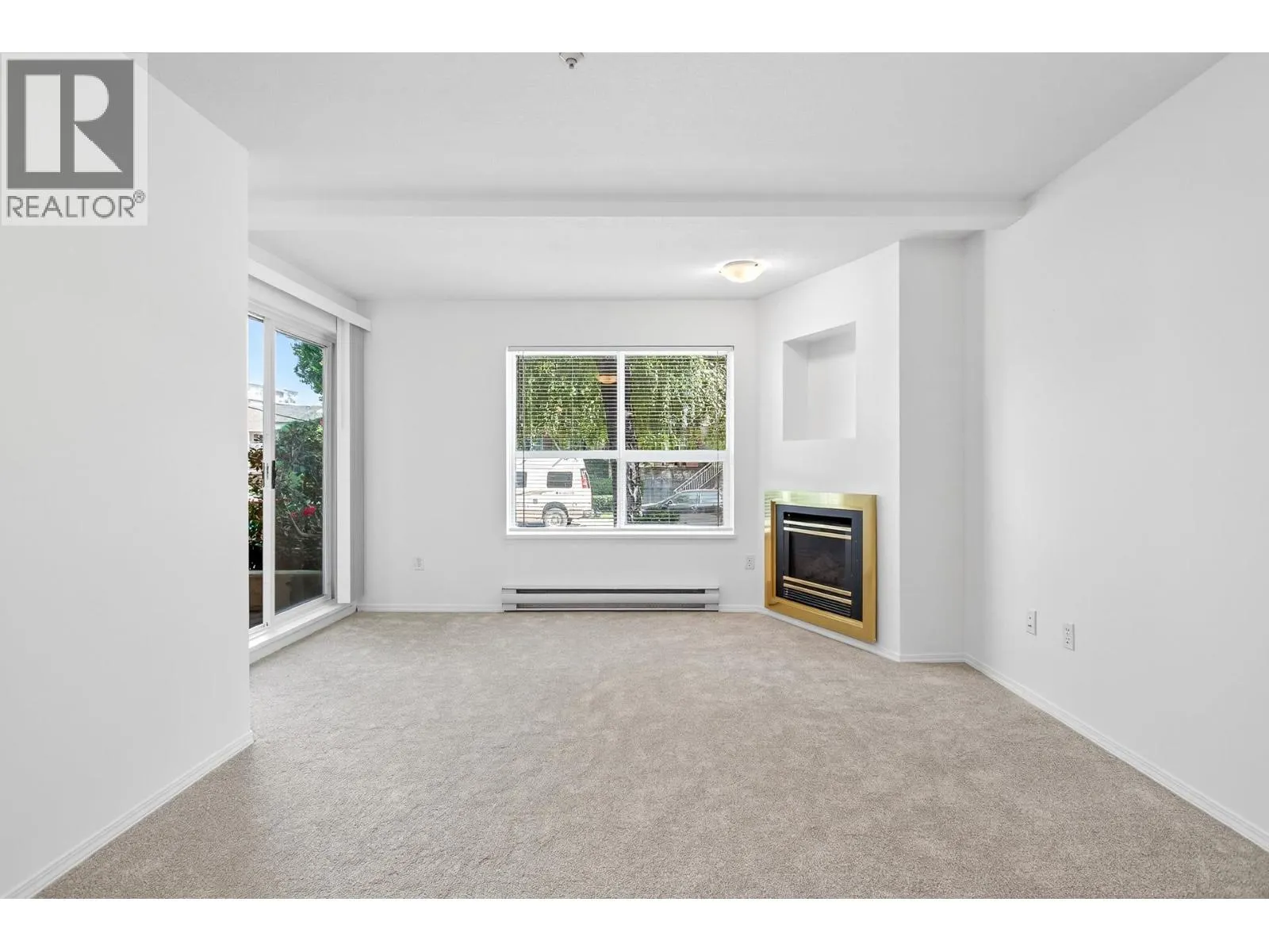 105 2435 WELCHER AVENUE