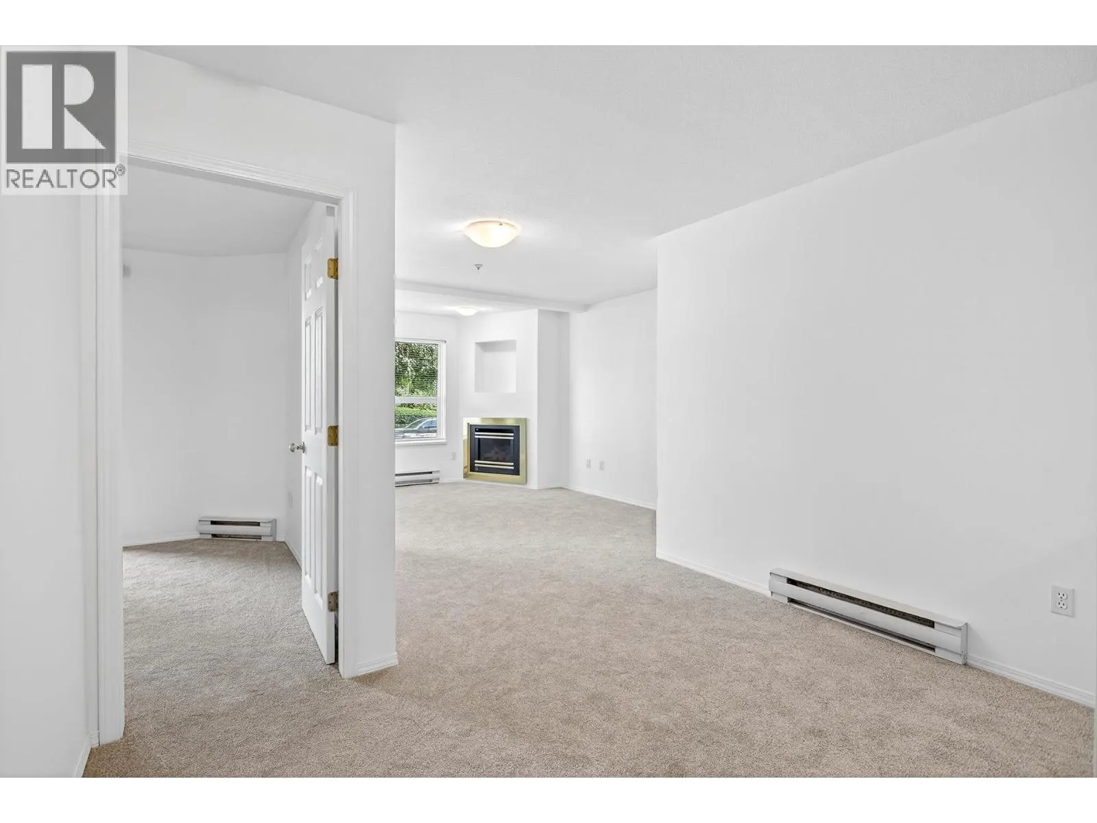 105 2435 WELCHER AVENUE