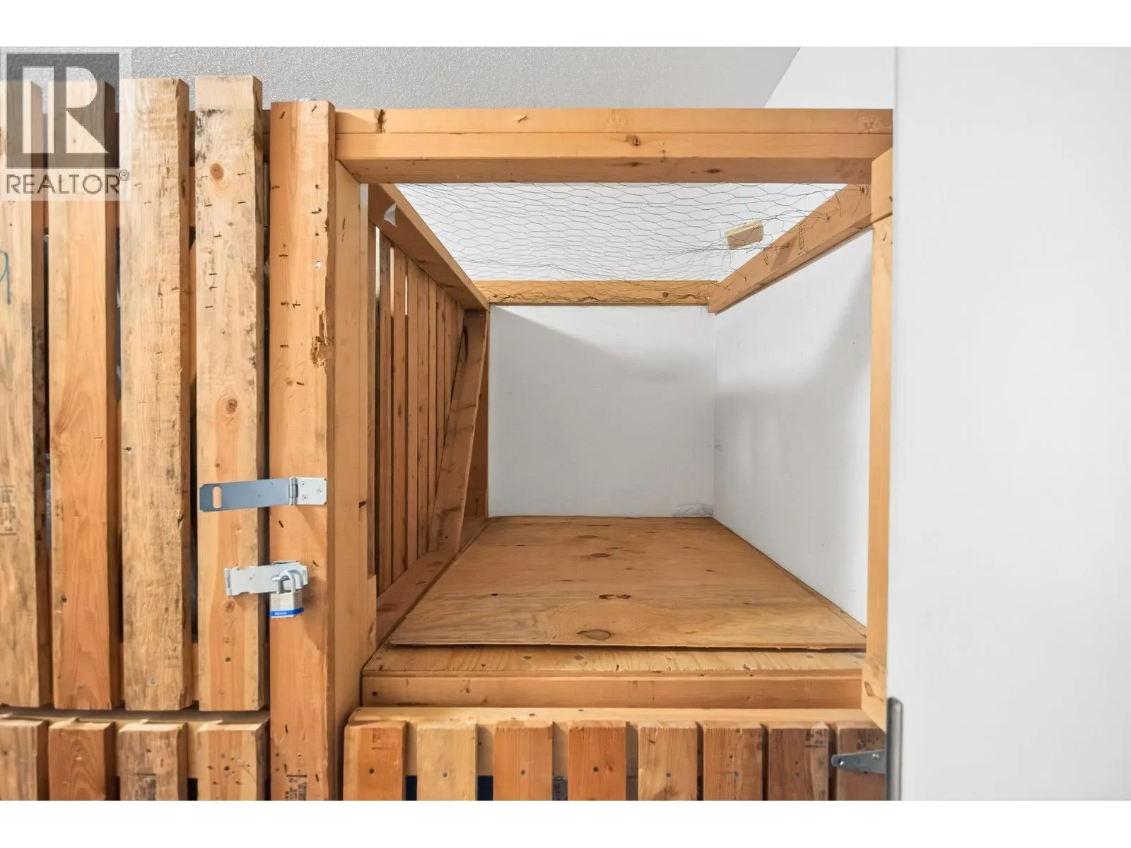 105 2435 WELCHER AVENUE