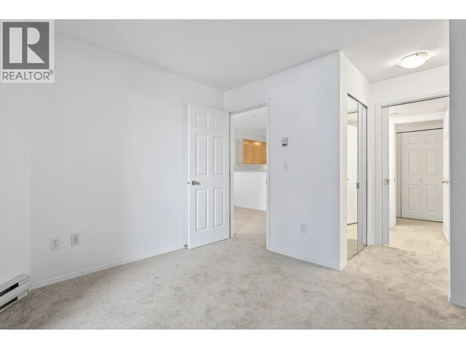 105 2435 WELCHER AVENUE