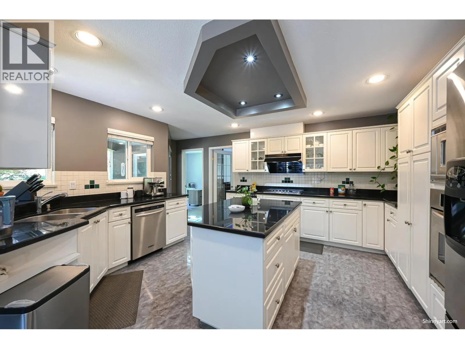 6339 CANADA WAY