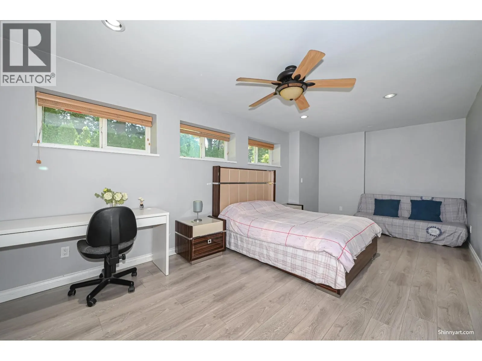 6339 CANADA WAY