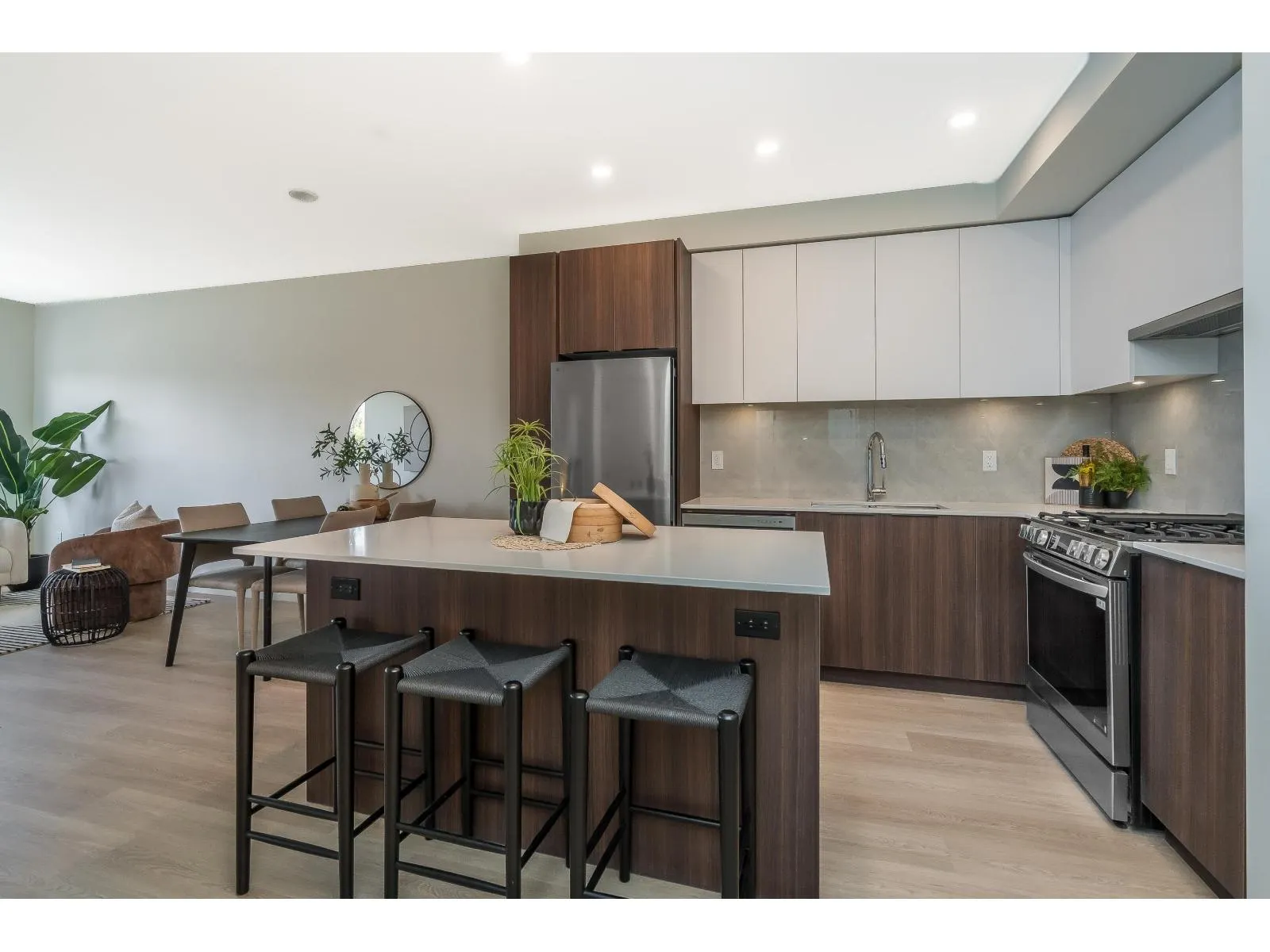 403 7980 206A STREET
