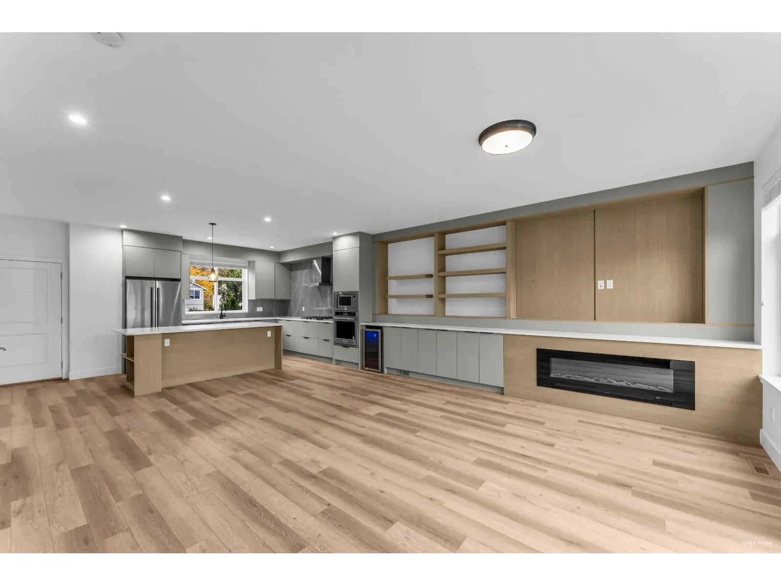 21 10488 124 STREET