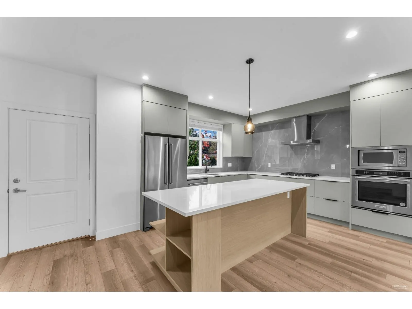21 10488 124 STREET