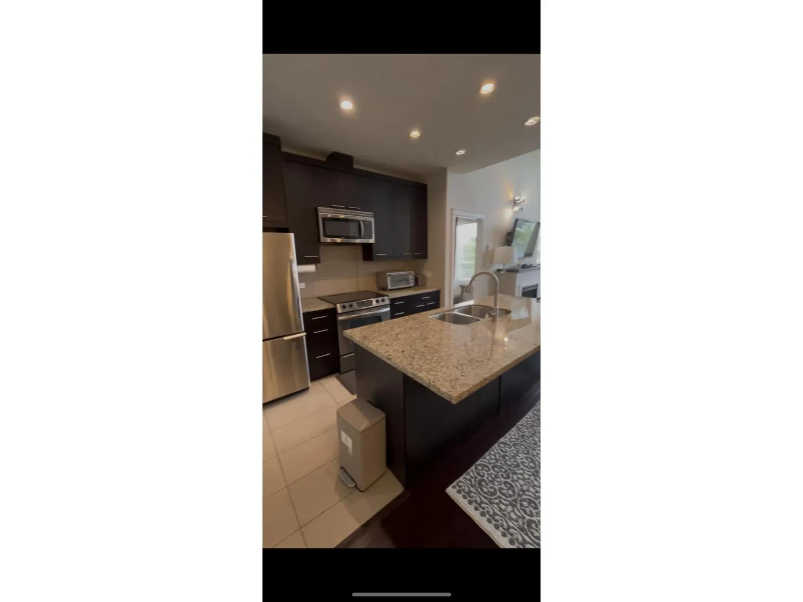 424 2970 KING GEORGE BLVD