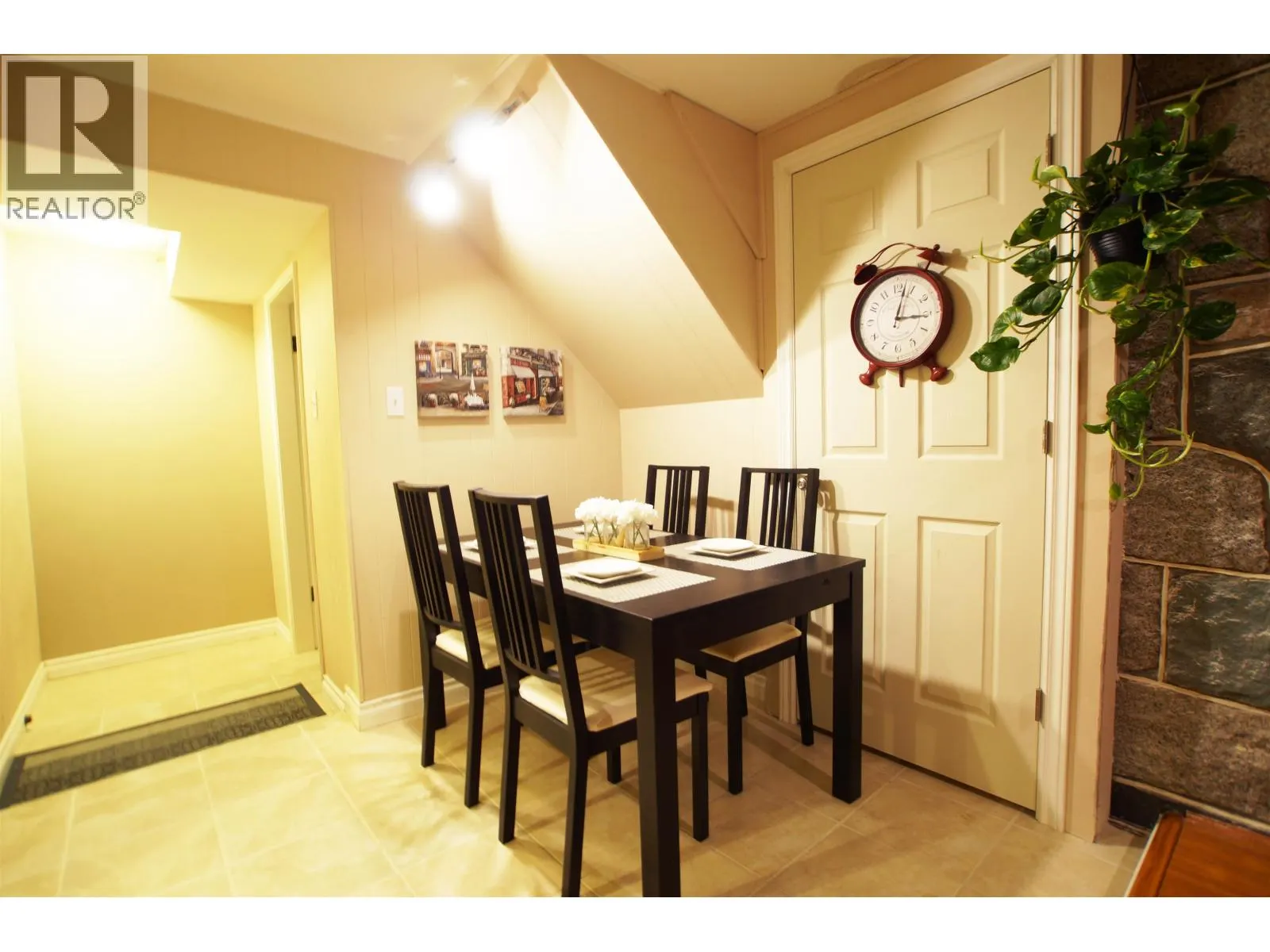 48xx MCKEE PLACE
