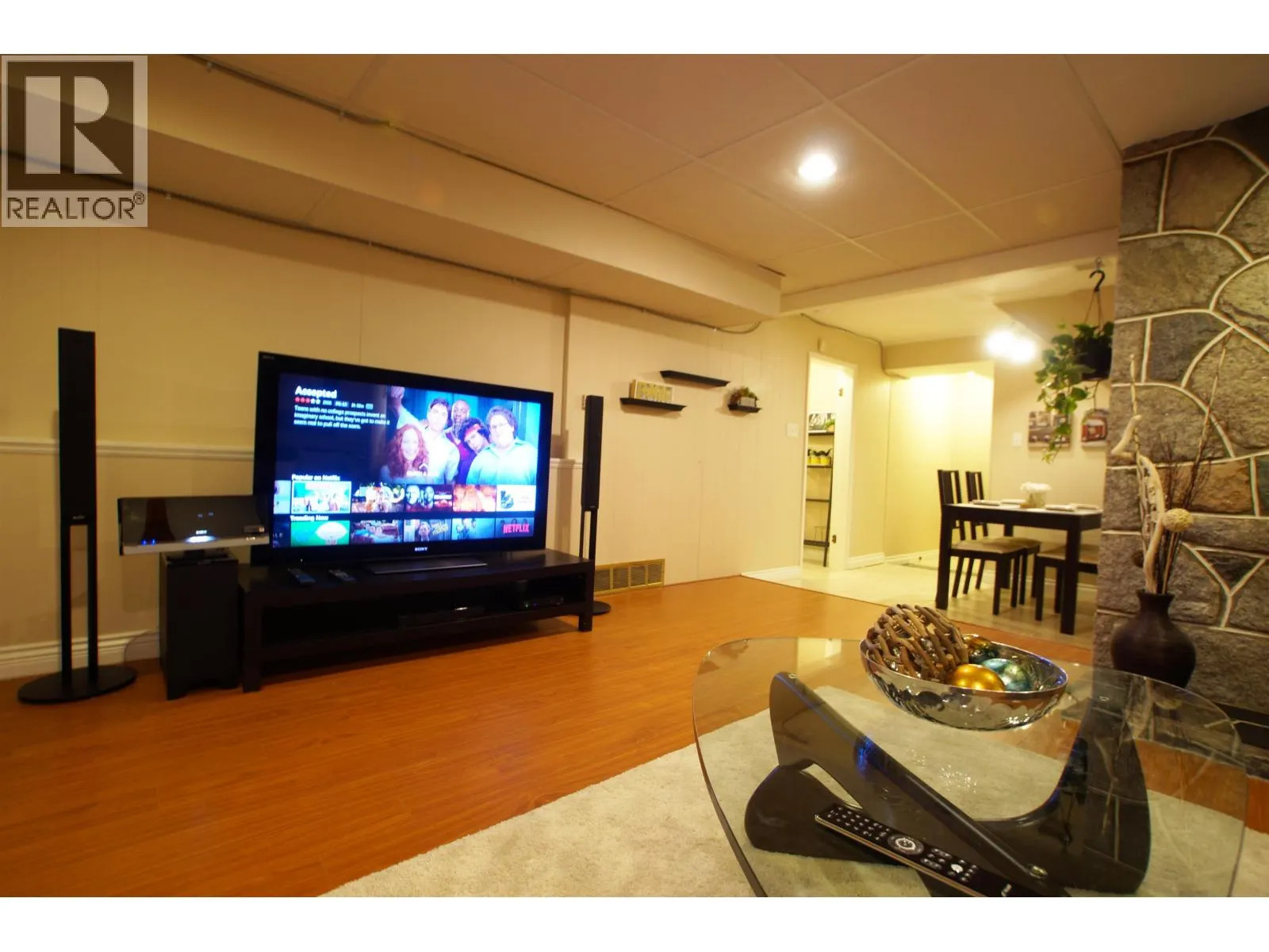 48xx MCKEE PLACE