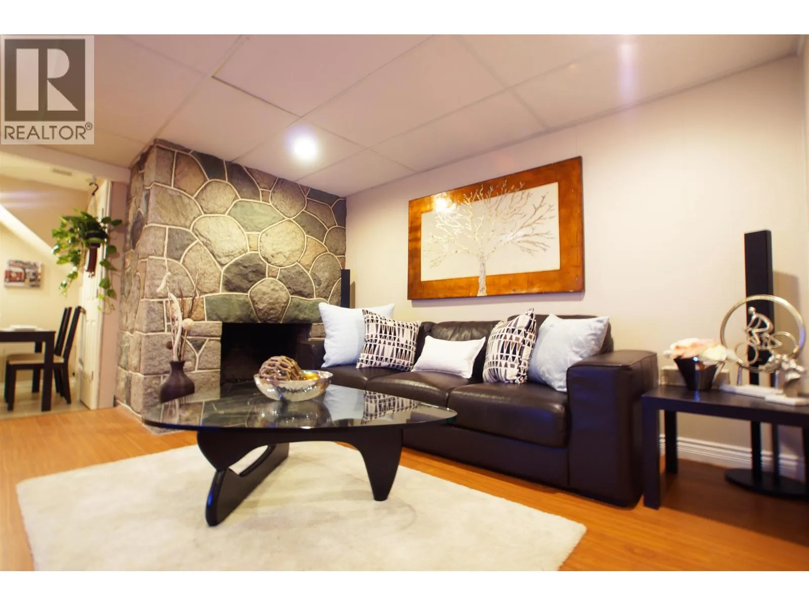 48xx MCKEE PLACE