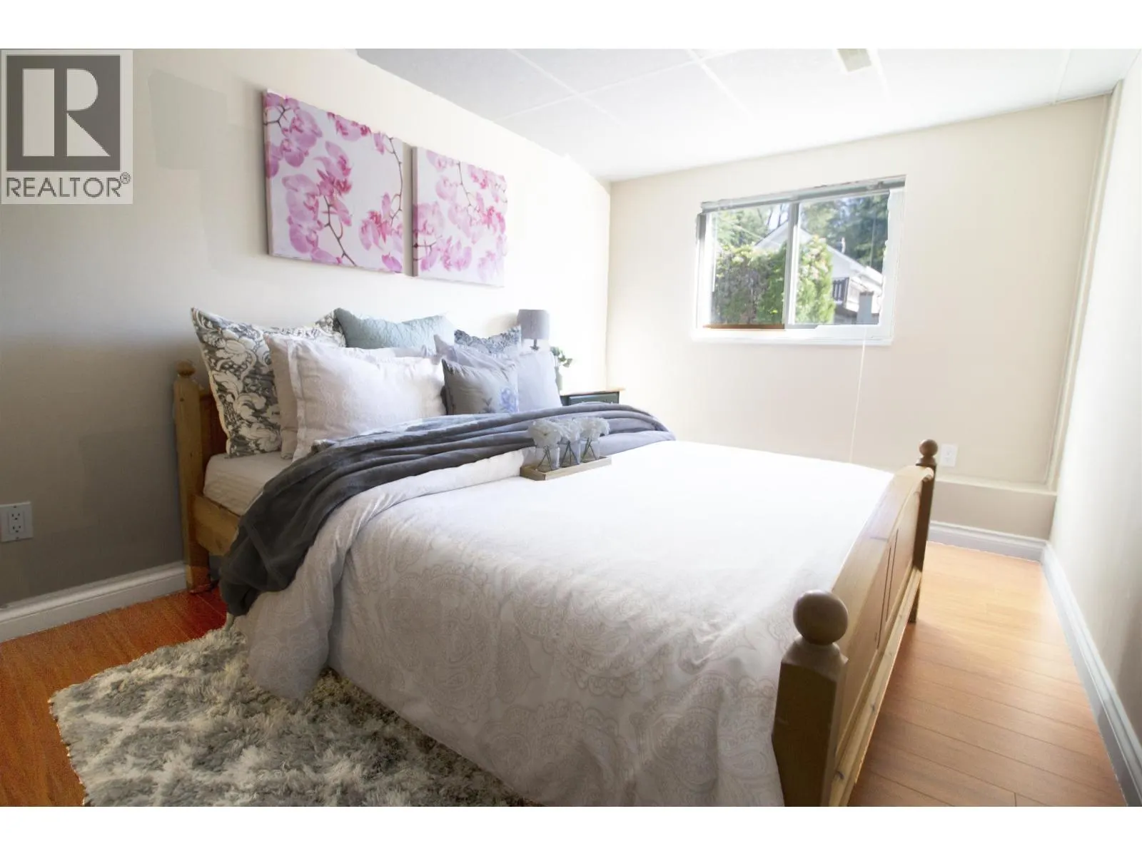 48xx MCKEE PLACE