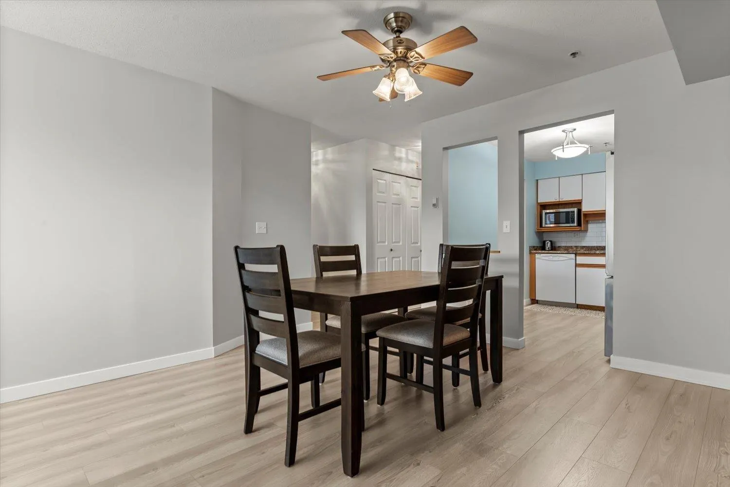 313 9186 EDWARD STREET|Chilliwack Proper West