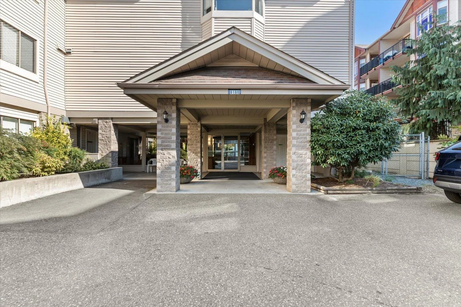 313 9186 EDWARD STREET|Chilliwack Proper West