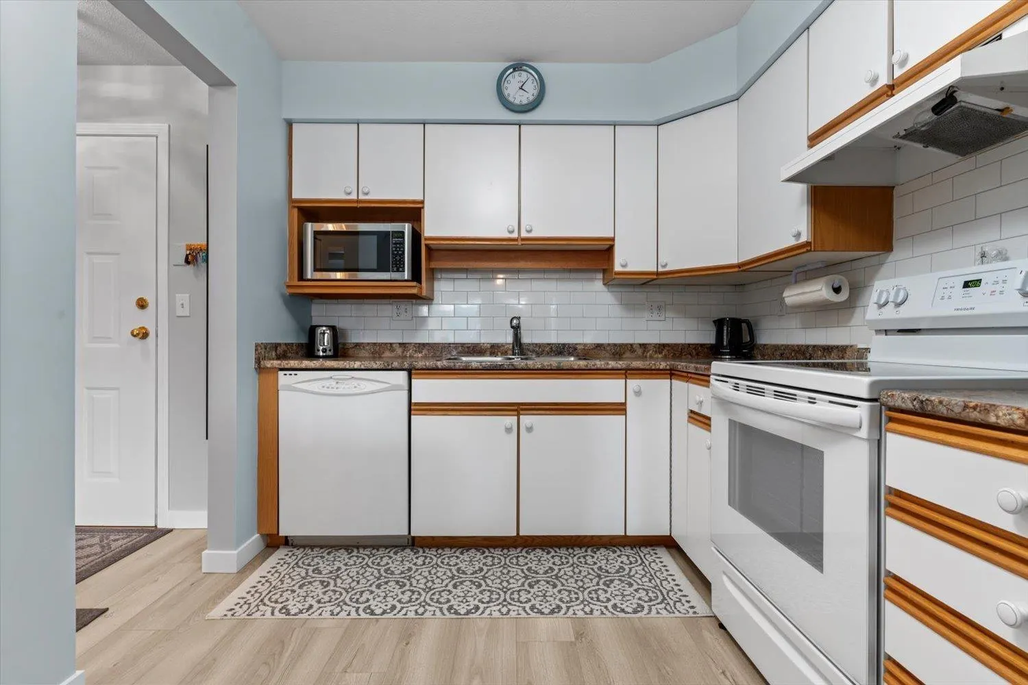 313 9186 EDWARD STREET|Chilliwack Proper West