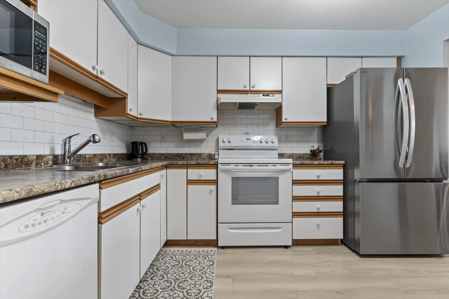 313 9186 EDWARD STREET|Chilliwack Proper West