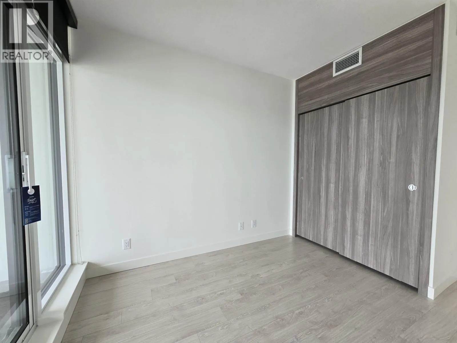 28xx 4890 LOUGHEED HWY