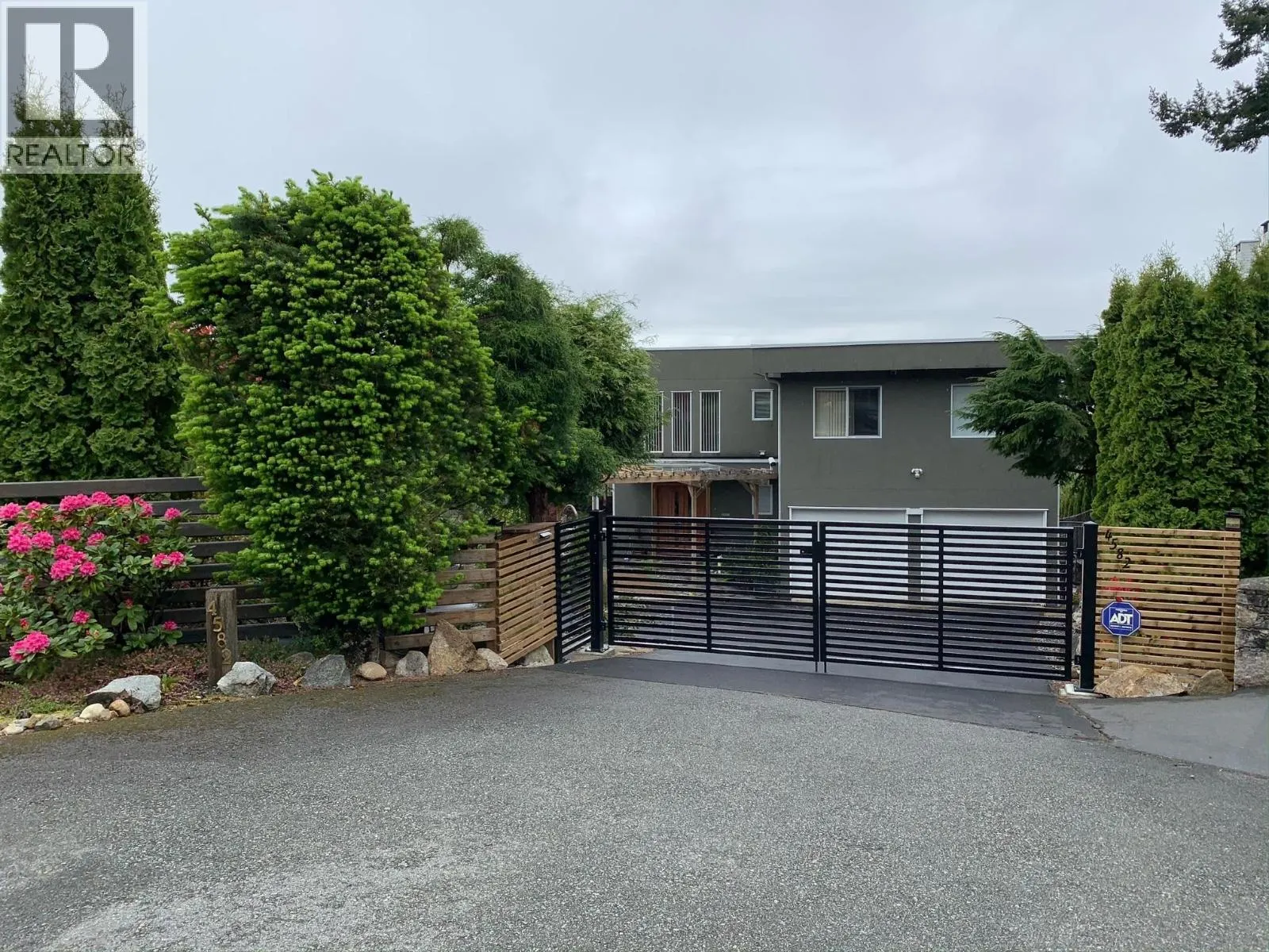 4582 WOODGREEN COURT