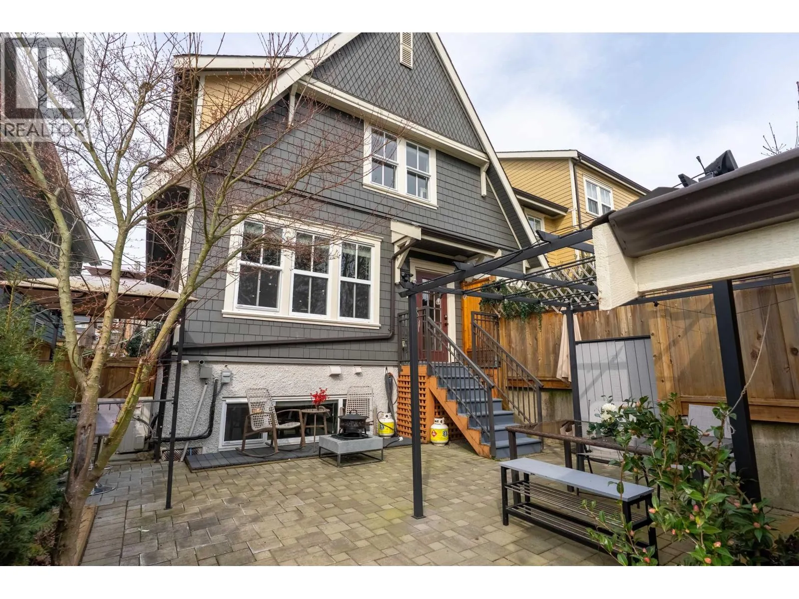 101 3416 QUEENSTON AVENUE
