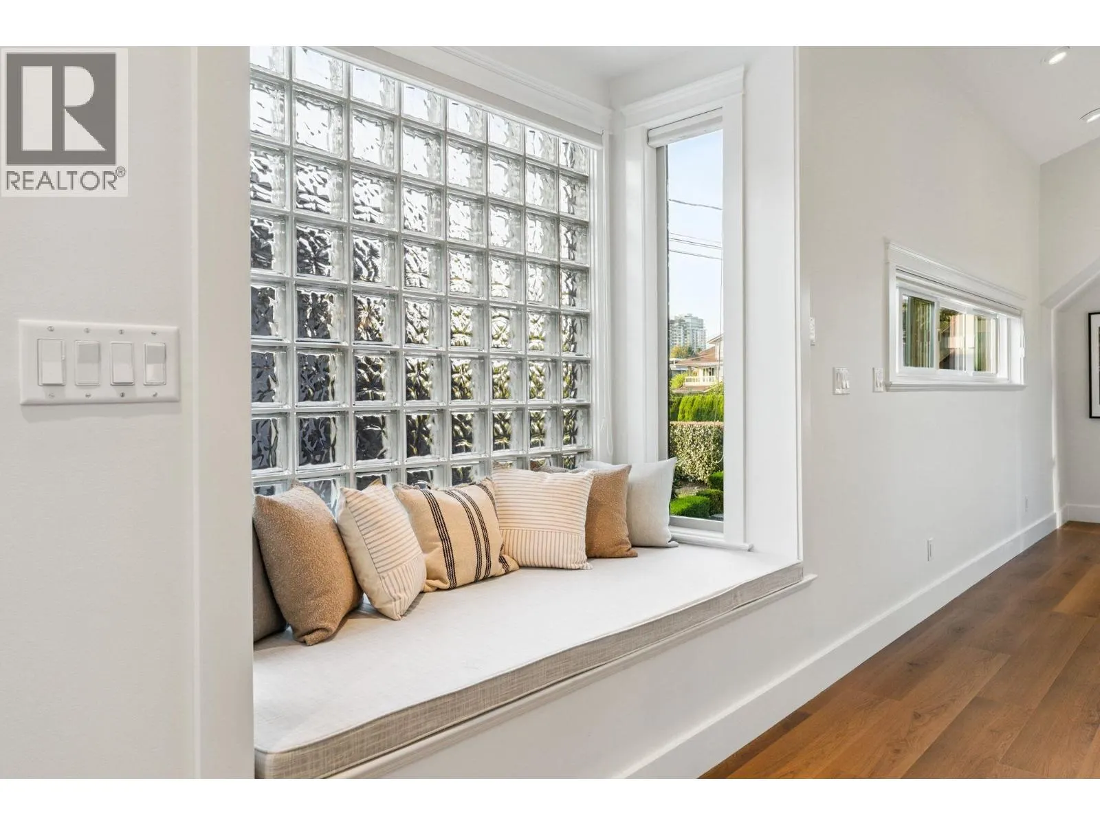 331 E 8TH STREET