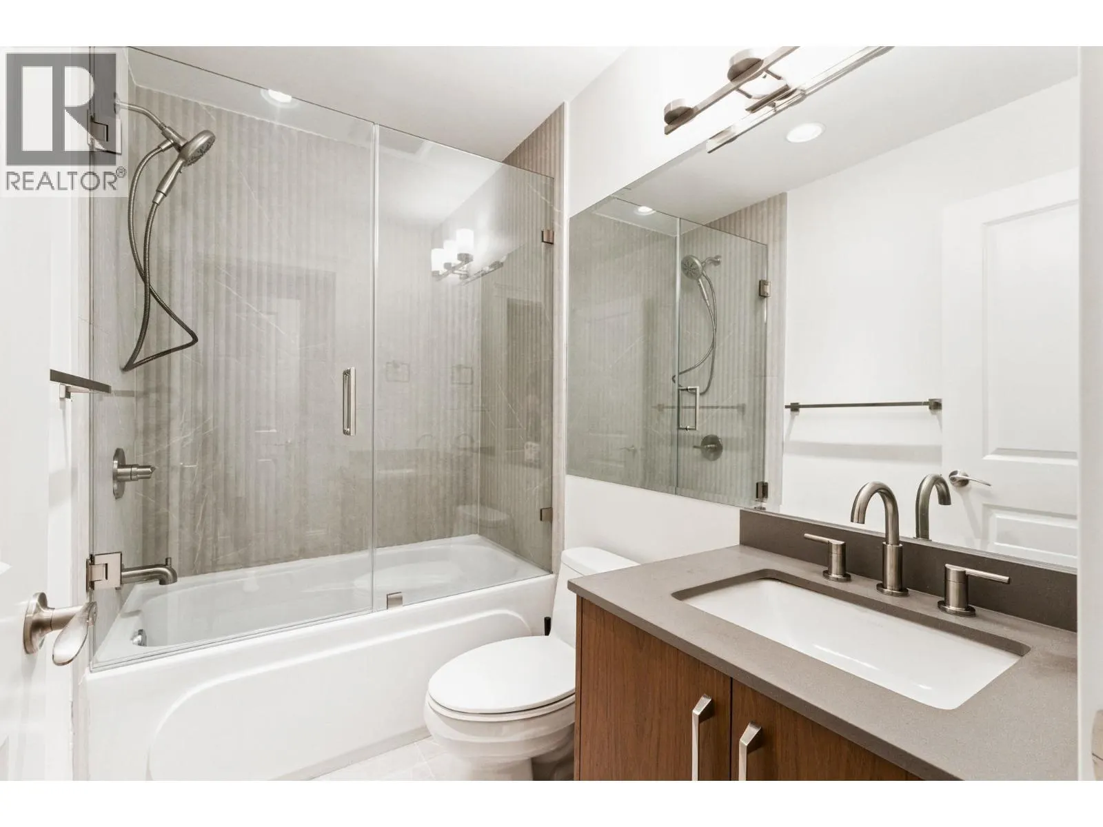 331 E 8TH STREET