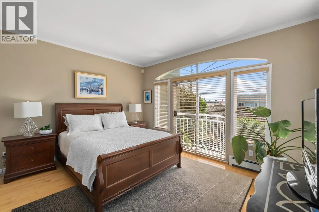 2362 MARINE DRIVE