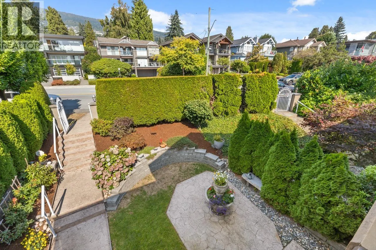 2362 MARINE DRIVE