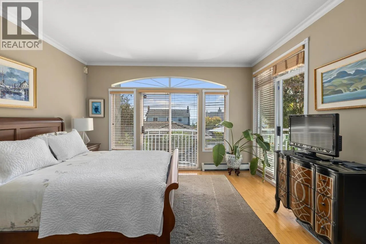 2362 MARINE DRIVE
