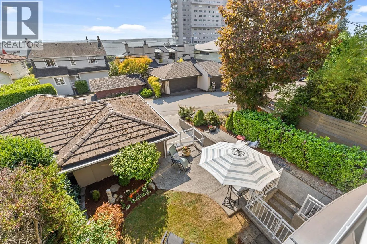 2362 MARINE DRIVE