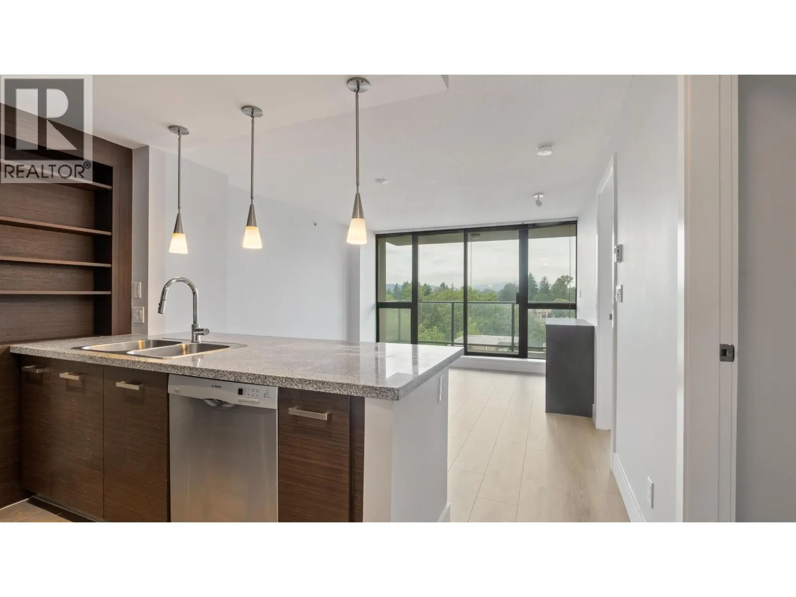806 2959 GLEN DRIVE