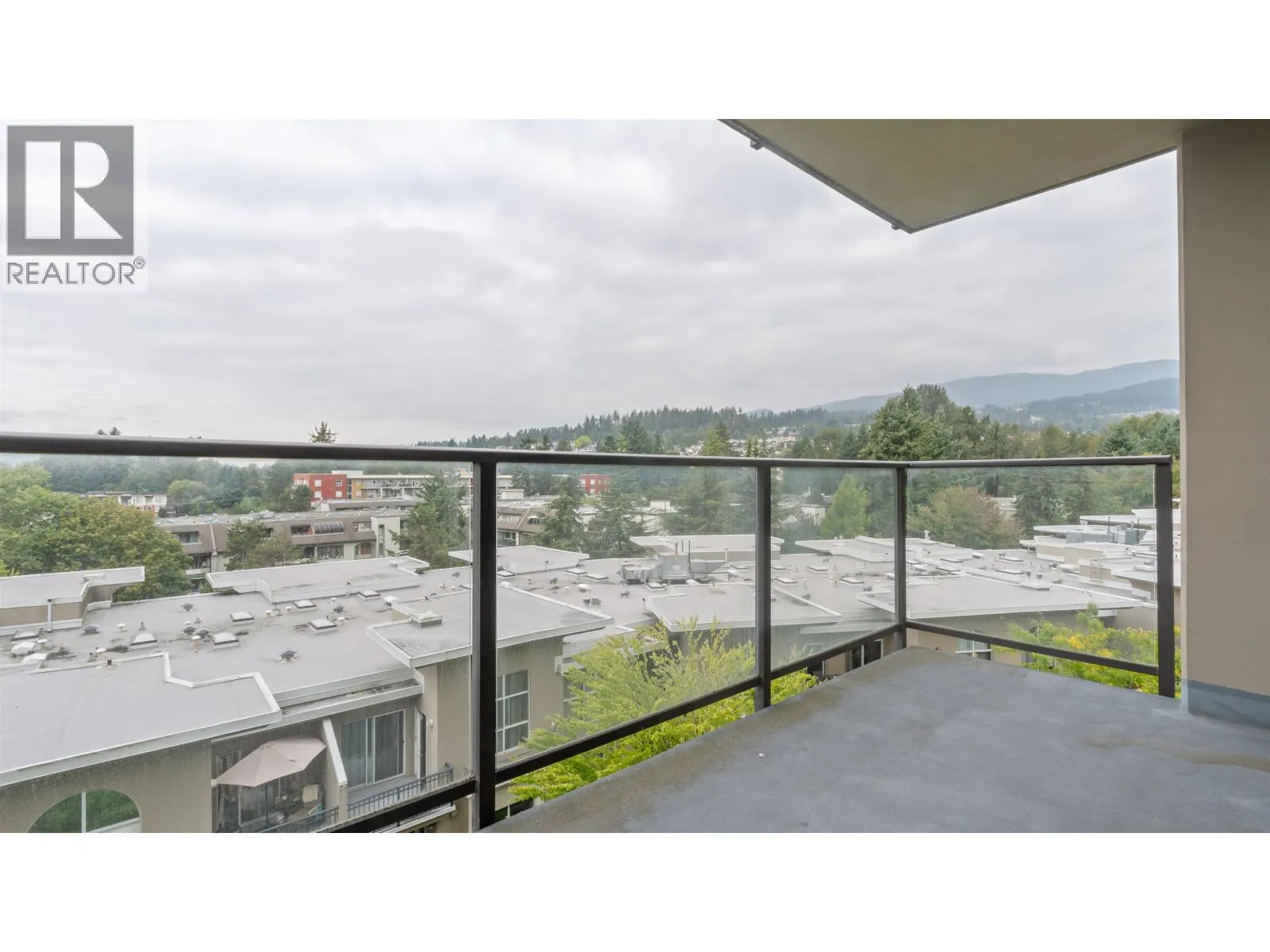 806 2959 GLEN DRIVE