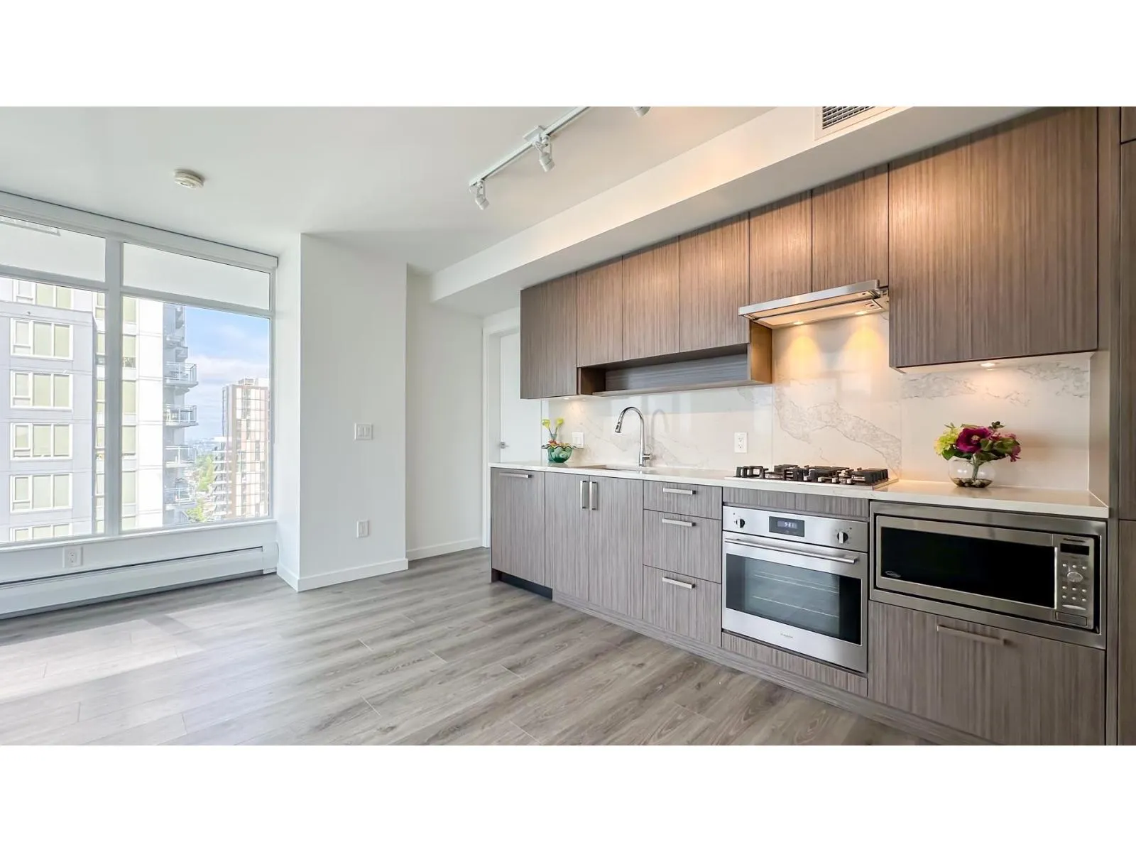 2211 13350 CENTRAL AVENUE