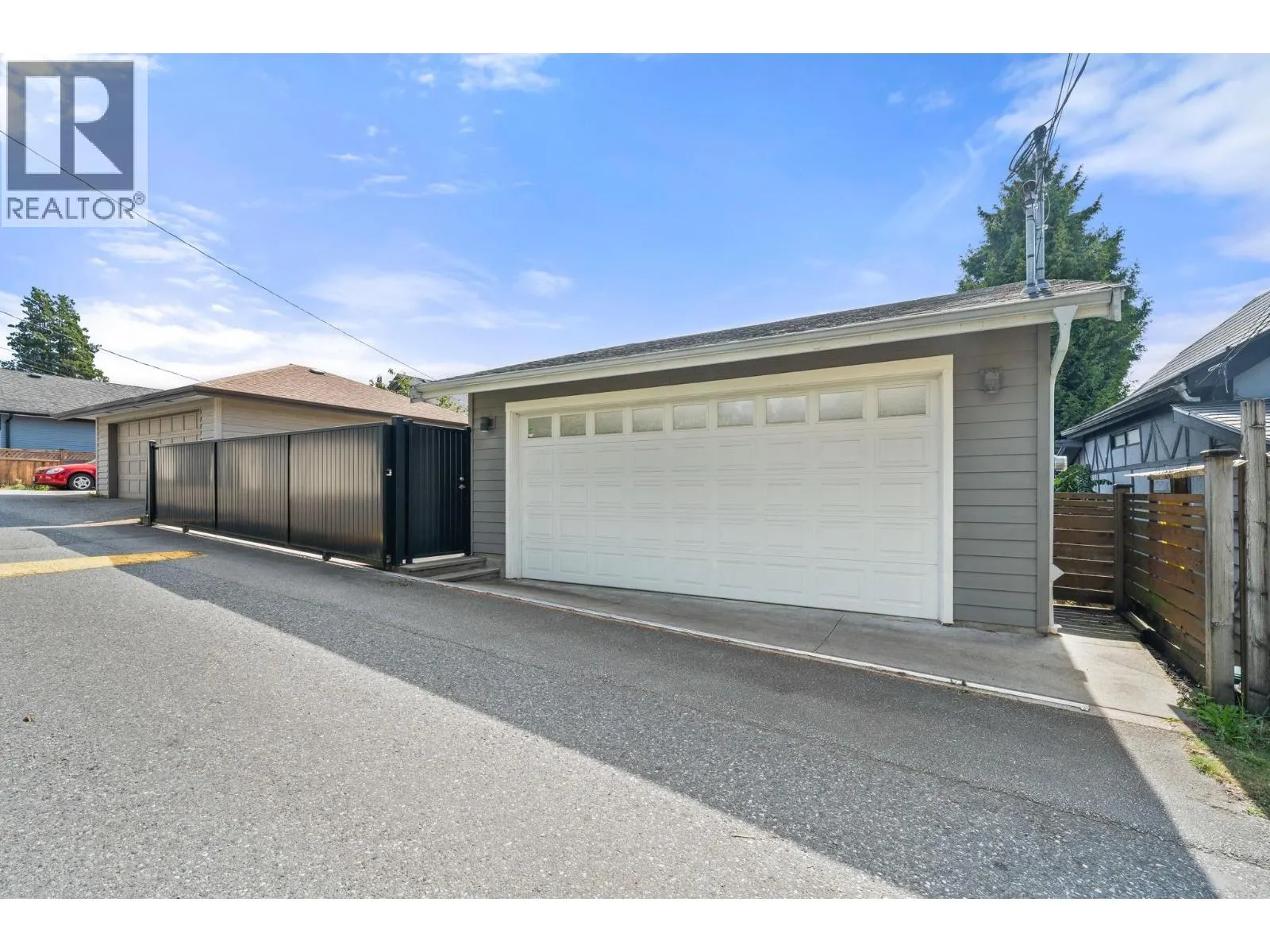 728 E 6TH STREET