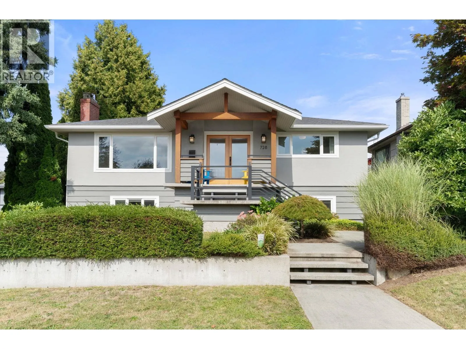 728 E 6TH STREET