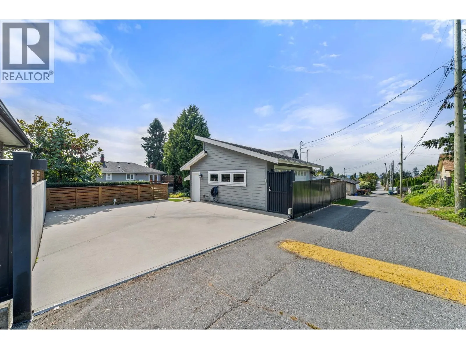 728 E 6TH STREET