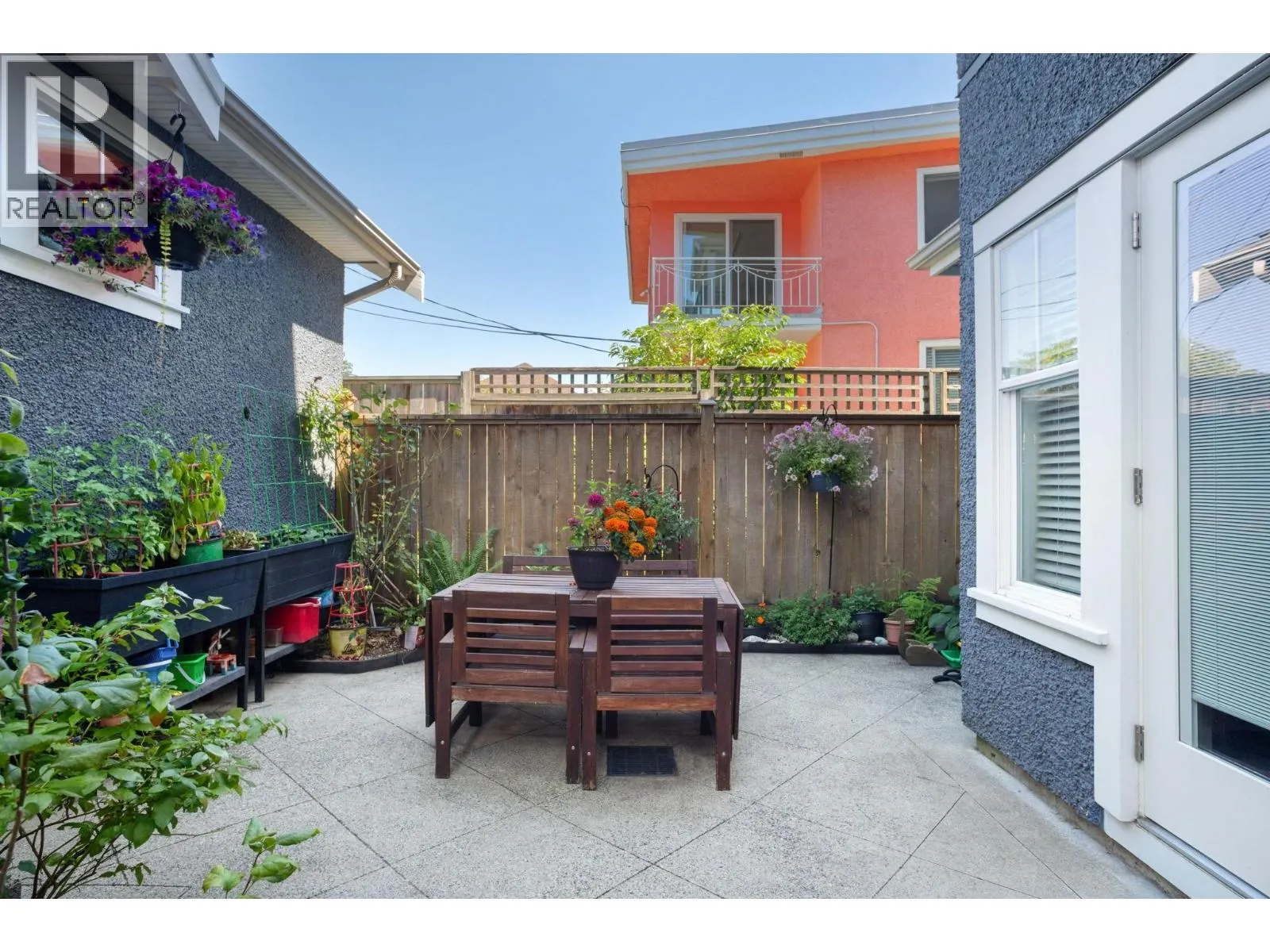 49 E 13TH AVENUE