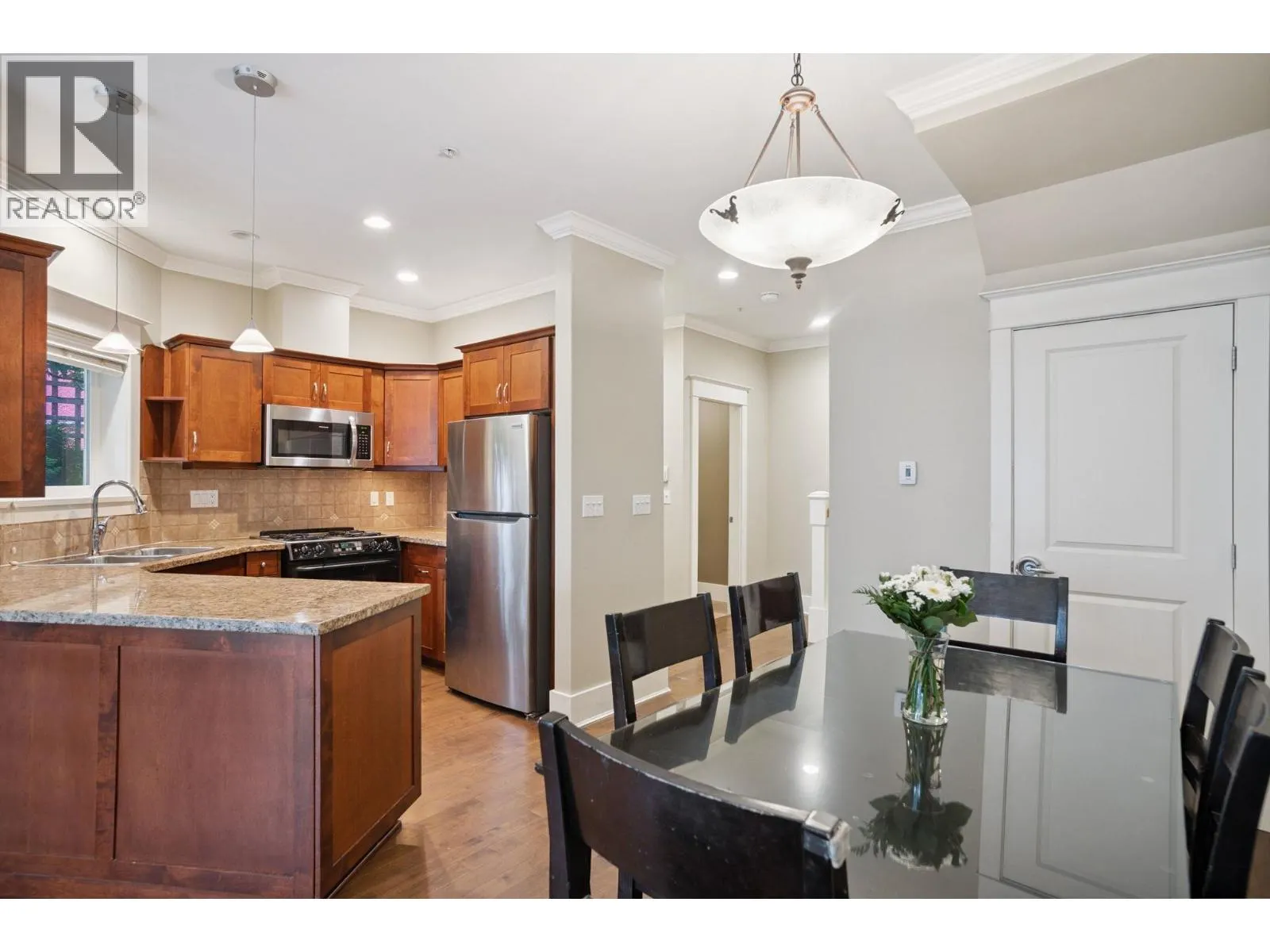 49 E 13TH AVENUE