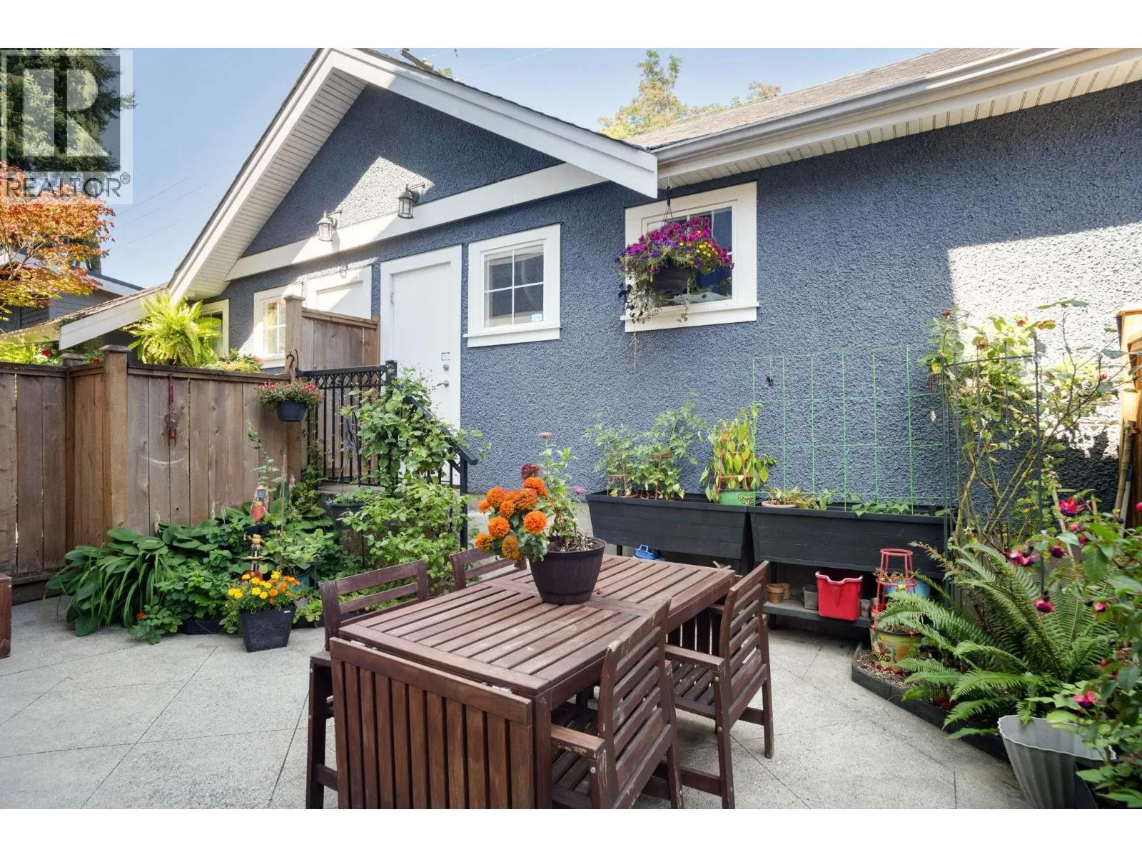 49 E 13TH AVENUE