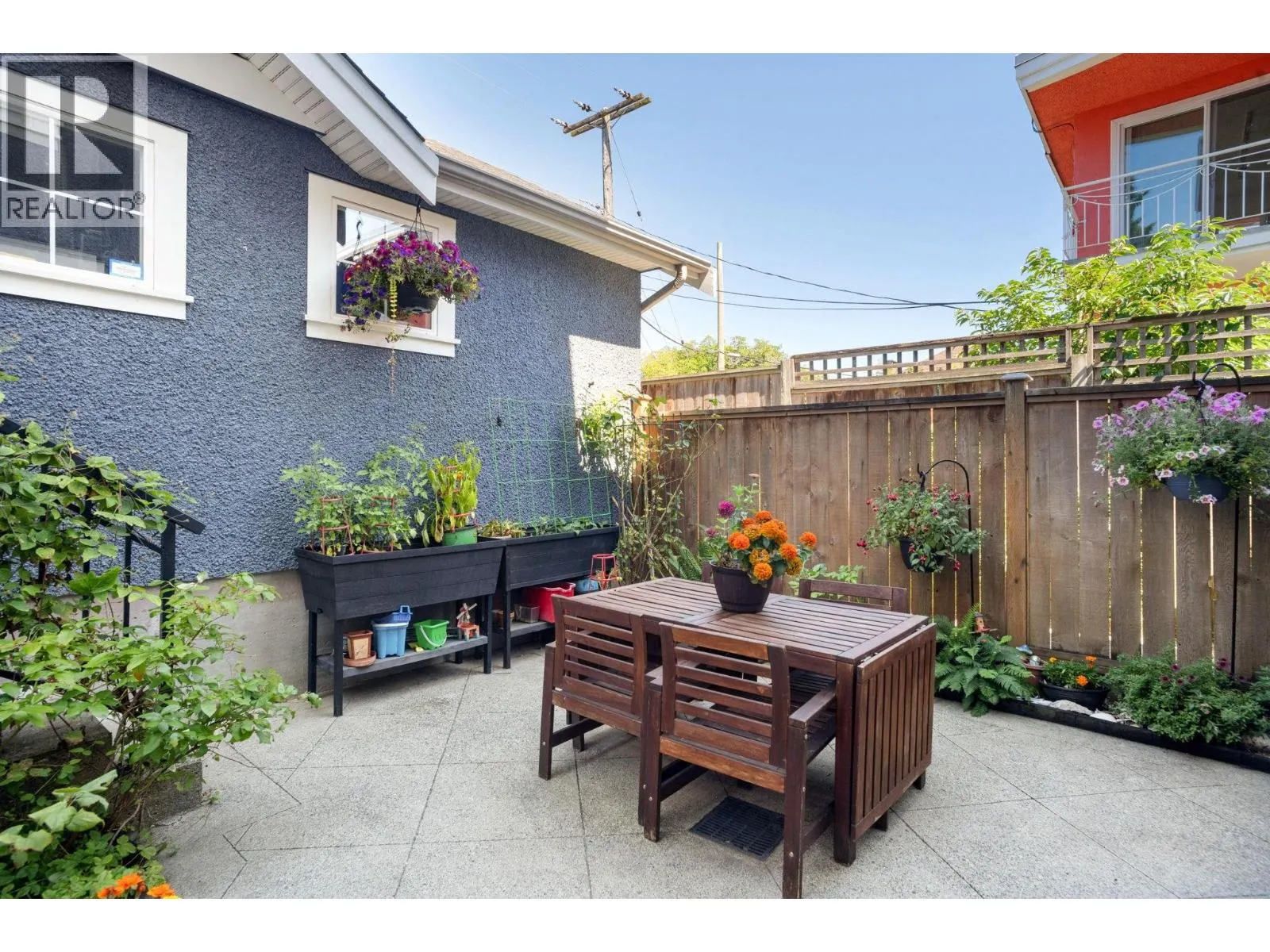 49 E 13TH AVENUE