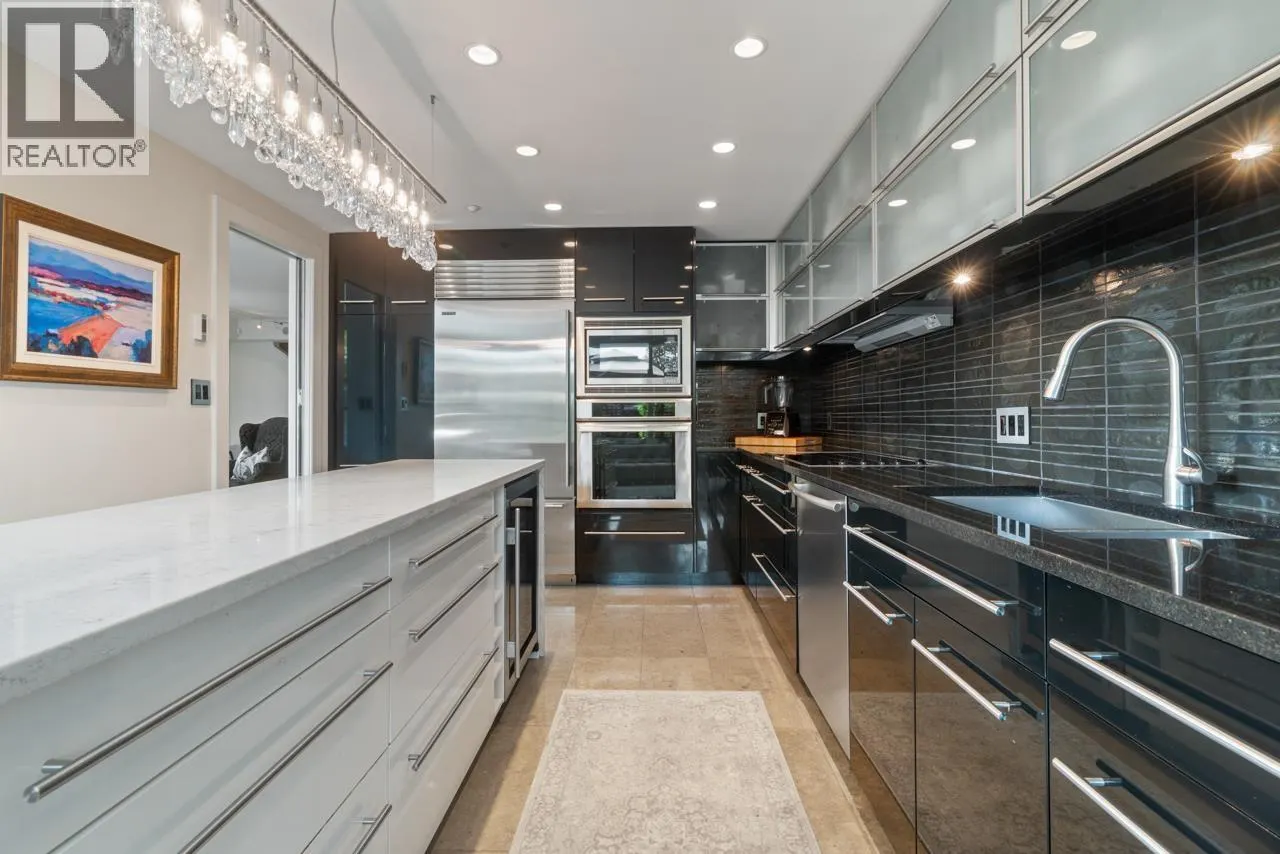 102 1717 BAYSHORE DRIVE