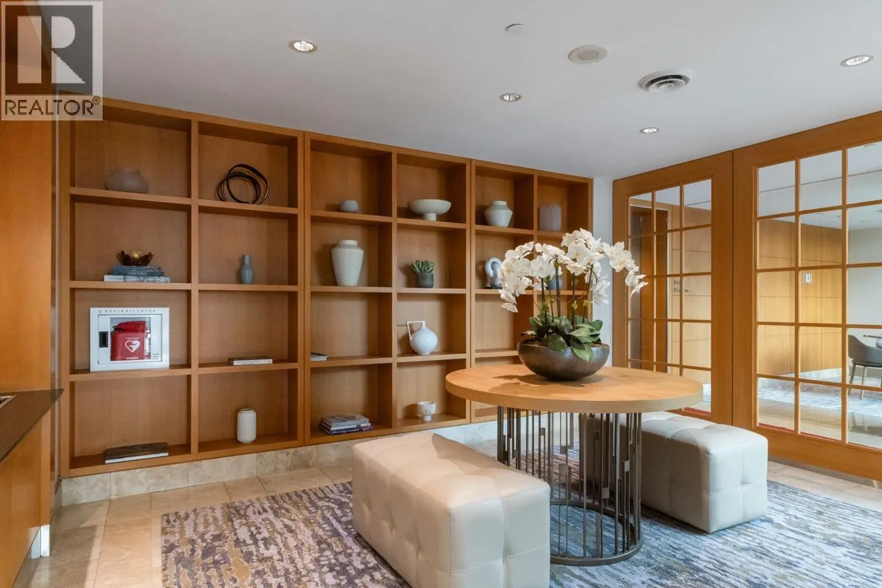 102 1717 BAYSHORE DRIVE
