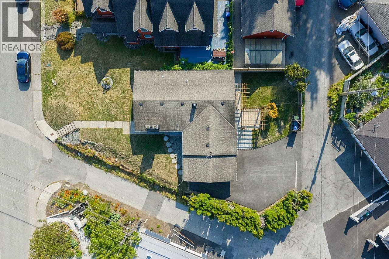 343 CHURCHILL AVENUE