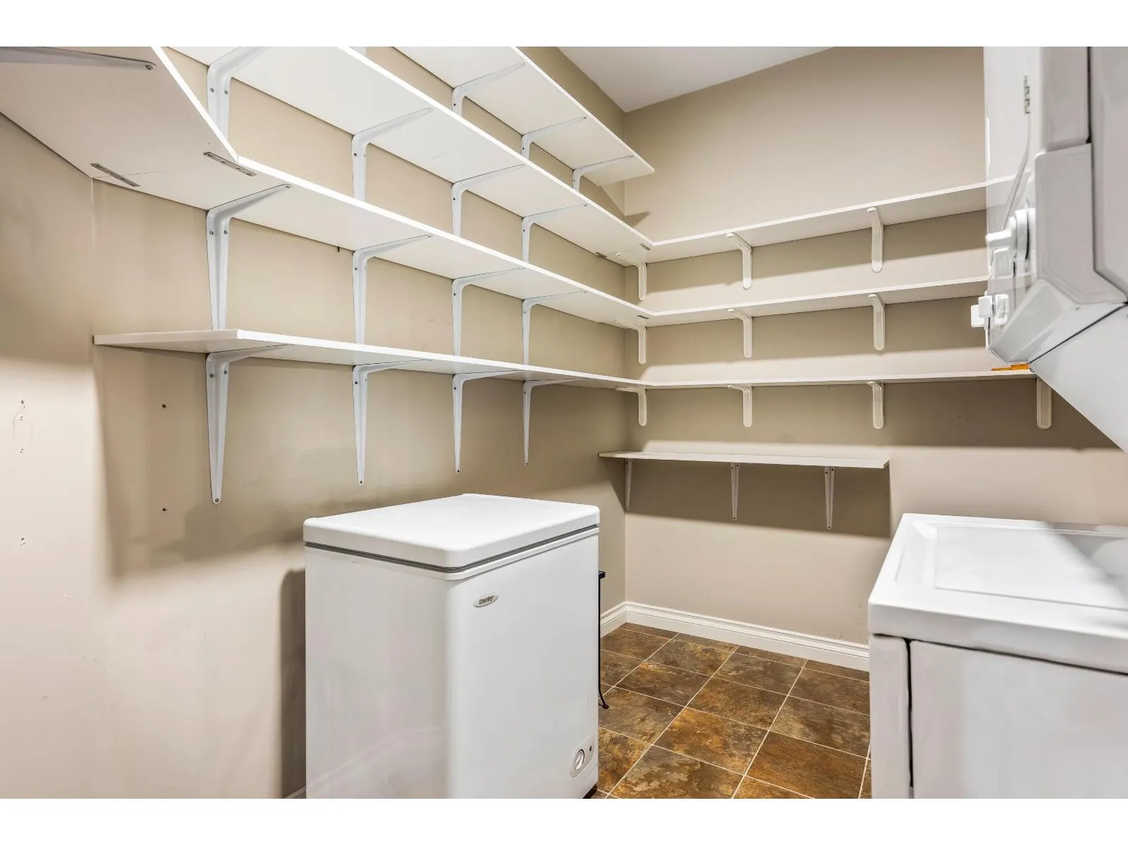 202 32729 GARIBALDI DRIVE