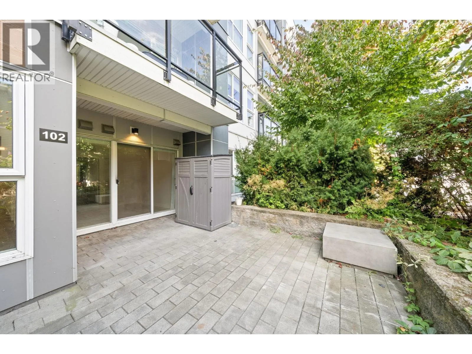 102 10177 RIVER DRIVE